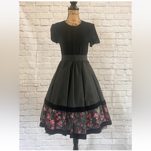 SOLD Vintage 80s Mondi Black Tulle Velvet Skirt Floral German Romantic Academia - Picture 7 of 10